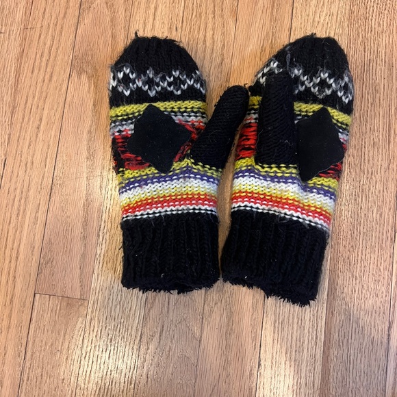 Mittens - Picture 2 of 2